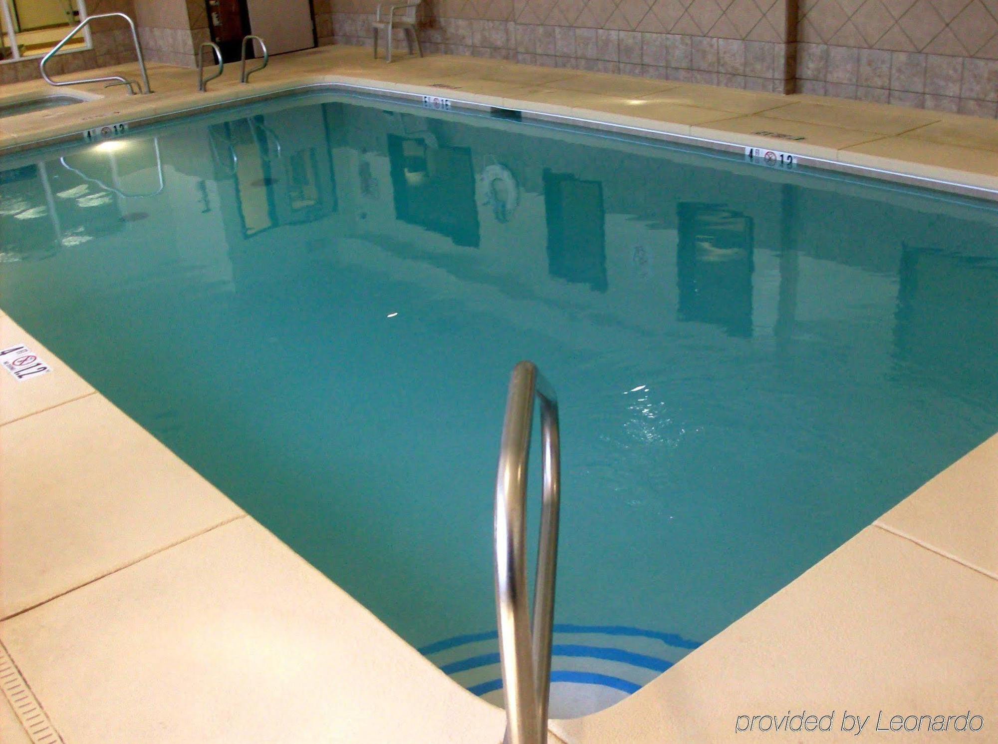 Holiday Inn Express & Suites Portales By Ihg Konforlar fotoğraf
